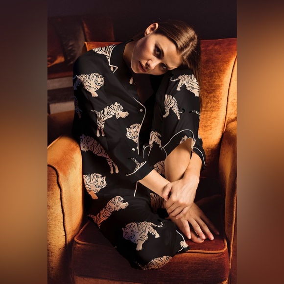 NEW AVERIE Celeb Fave 2-piece Tiger PJ Pajama Set- Kardashians, Lisa Rinna Sz S - Picture 9 of 13